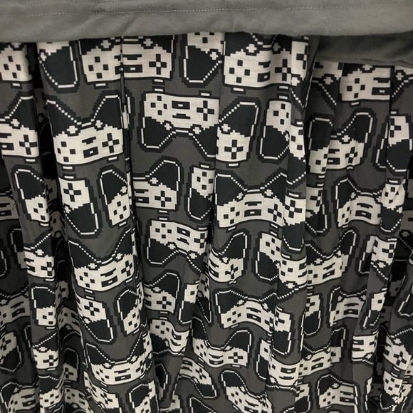 Boys Cat & Jack gamer long sleeve pajama set, size large. - Picture 3 of 5